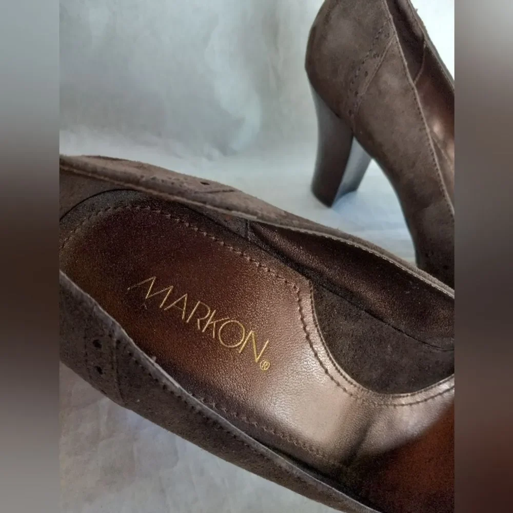 Markon Suede Heels Shoes Pumps Size 8.5